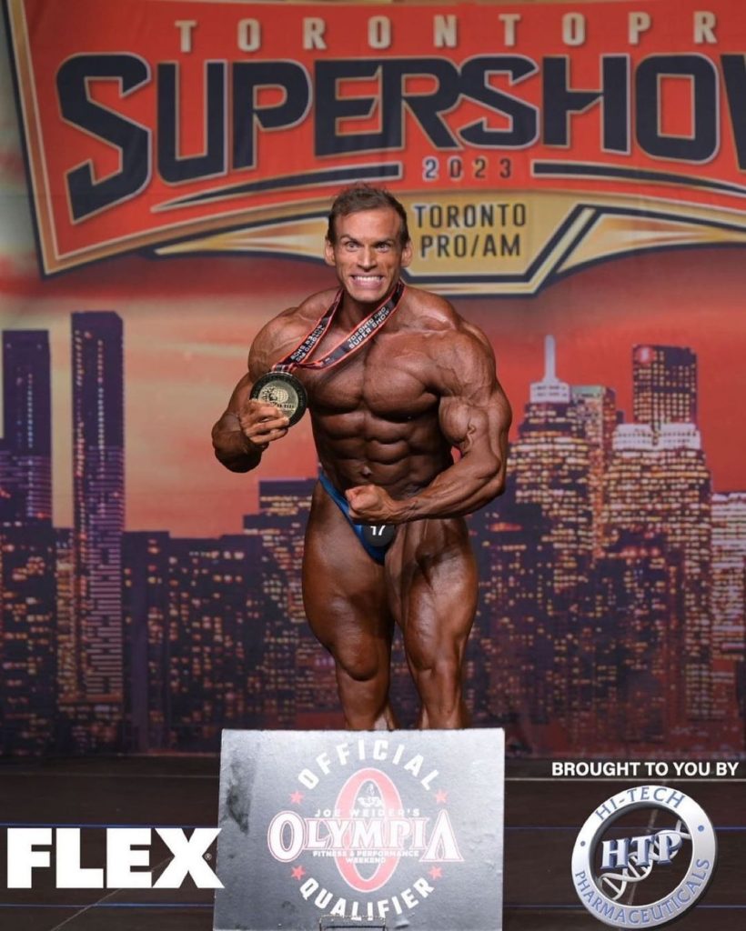 Toronto Pro Show, Piotr Borecki wins 212